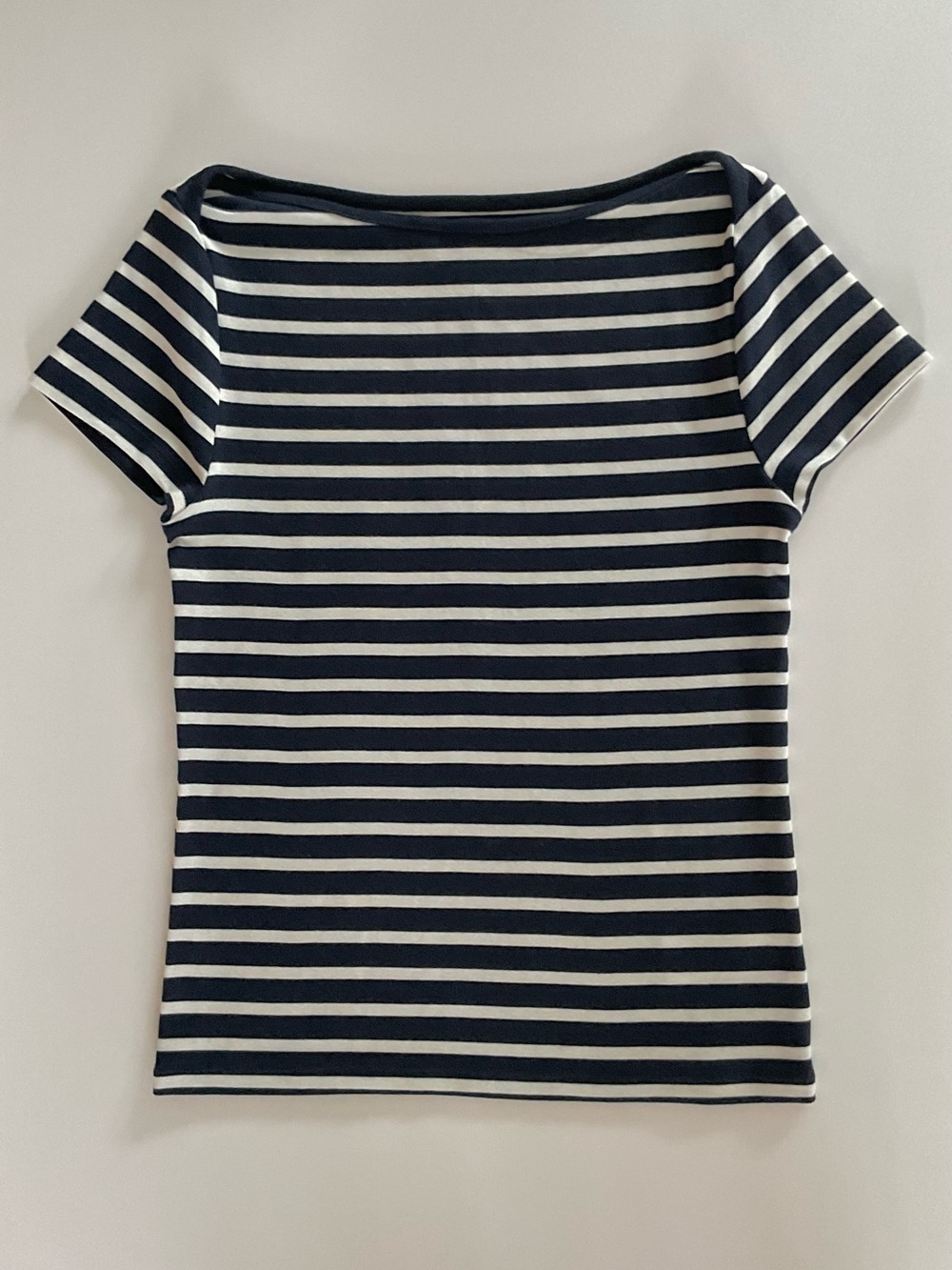 Old Navy Women's Size Medium Navy‎ And White Striped Boatneck Shirt